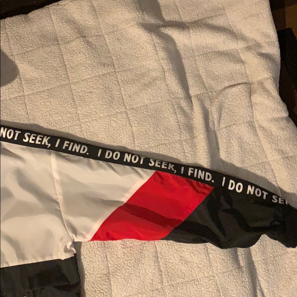 Windbreaker - Picture 2 of 5
